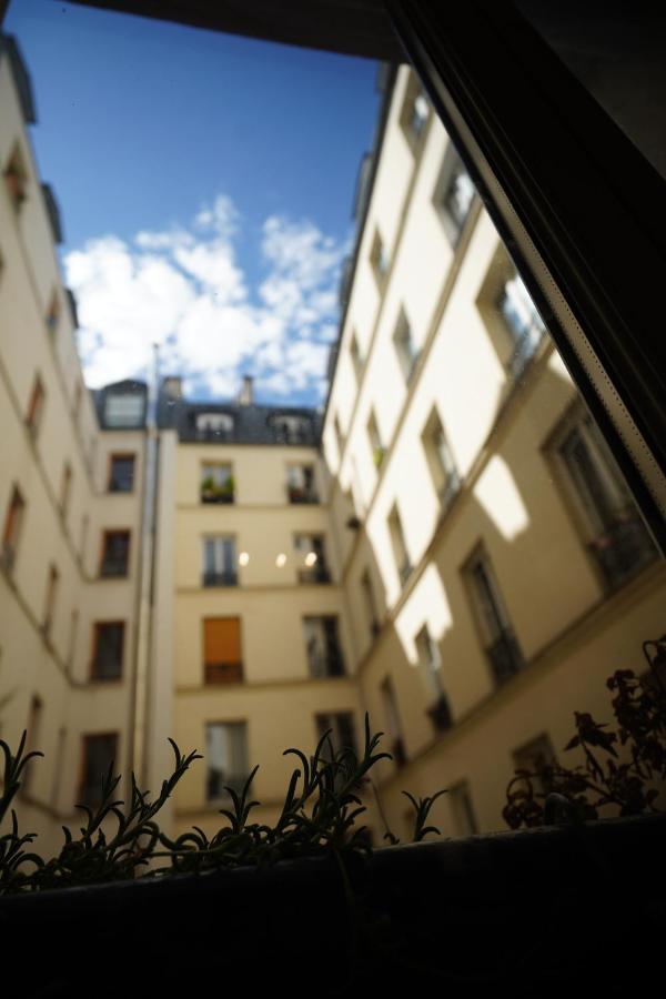 Charmant Studio Au Calme Et Bien Desservi Paris Bagian luar foto